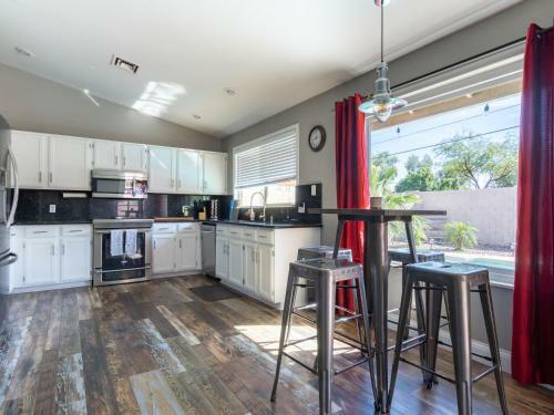 Stylish Tempe Getaway