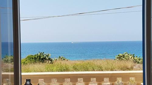 Casa Vacanza Fronte Mare - Villa Libert�