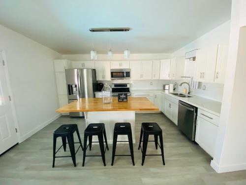 Upscale Tempe Getaway
