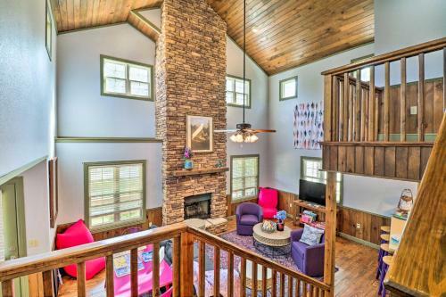 Vibrant Hydrangea House With Access To River!