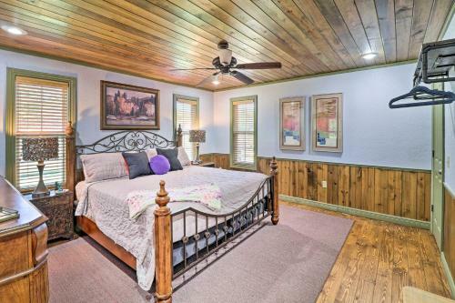 Vibrant Hydrangea House With Access To River!