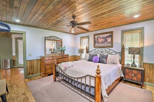 Vibrant Hydrangea House With Access To River!