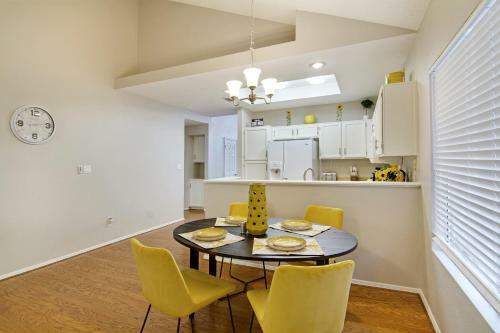 Dennis - Centrally Located 3br With Game Room