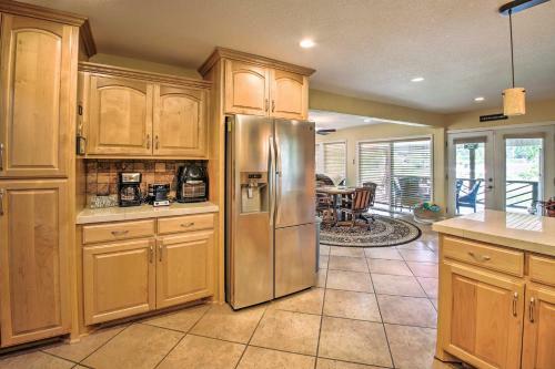 Waterfront Home With Dock 6 Mi To Hot Springs!