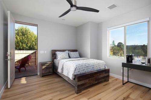 Modern Home With Private Hot Tub In Central Location