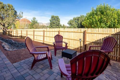 Modern Home With Private Hot Tub In Central Location
