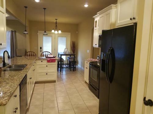 Spacious 3 Bedroom Gem With Lighted Patio