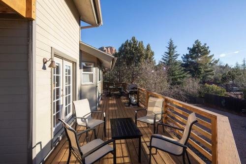 Spacious & Beautiful With Double Decks In Chapel Area