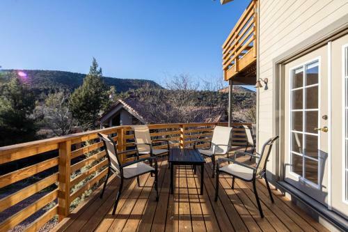 Spacious & Beautiful With Double Decks In Chapel Area
