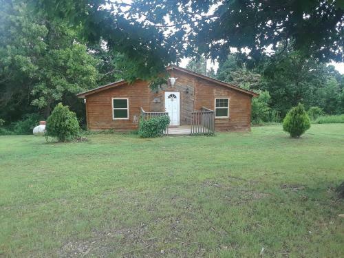 Cedar Cabin Located On A Buffalo Farm