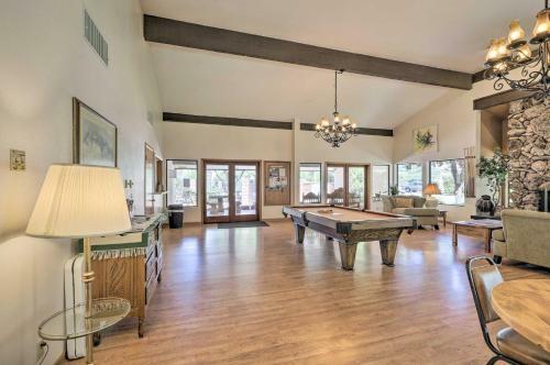Apartamento Condo With Mtn Views, Balcony And Hot Tub Access!
