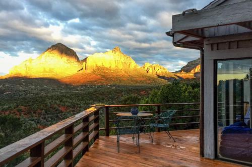 Artists Retreat Spectacular Cliffside Views
