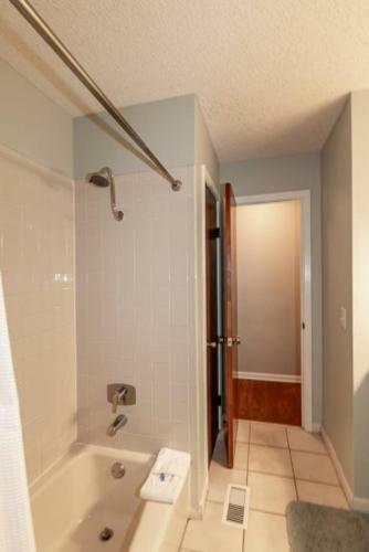 13480 - 8 Lequita Place