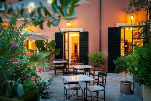 Petit Hotel Alaro
