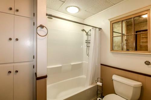 05244 - 44 Pego Circle