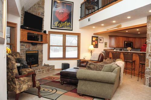 Troutfest Riverfront Norfork Home, Great Fishing