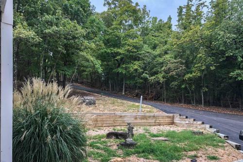 Waterfront Beaver Lake House With Deck And Fire Pit!