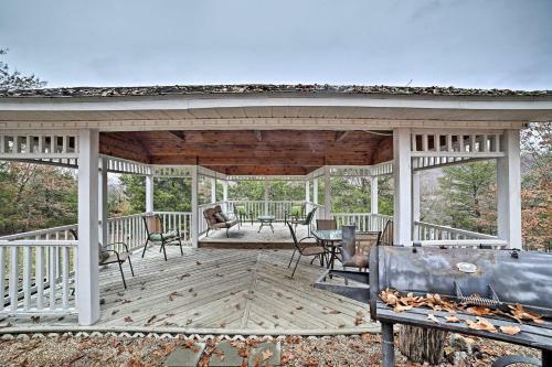 Waterfront Beaver Lake House With Deck And Fire Pit!
