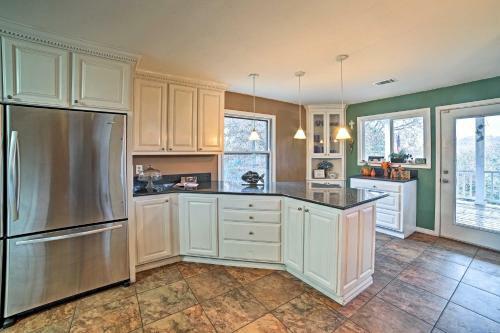 Waterfront Beaver Lake House With Deck And Fire Pit!