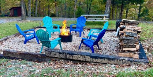 Secluded 1 Story Cabin Pool Wifi Smart Tvs