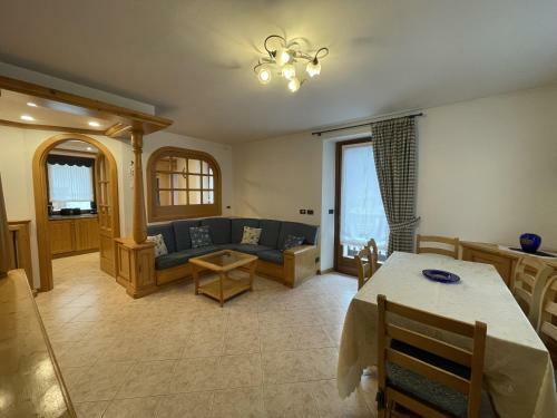 Apartamento 063 Trilocale Duplex, Giustino