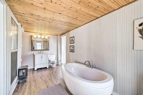 Eclectic Osage Cottage In Historic District