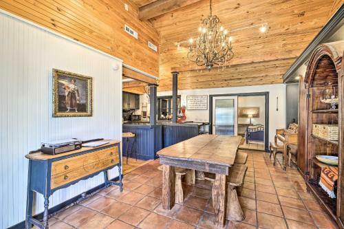 Eclectic Osage Cottage In Historic District