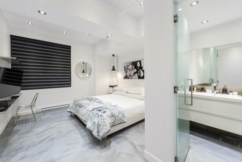 Apartamento 4 Bedroom Bachelor Pad In Downtown Montreal By Simplissimmo