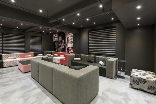 Apartamento 4 Bedroom Bachelor Pad In Downtown Montreal By Simplissimmo