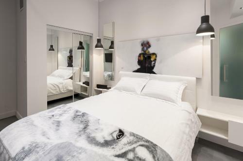 Apartamento 4 Bedroom Bachelor Pad In Downtown Montreal By Simplissimmo