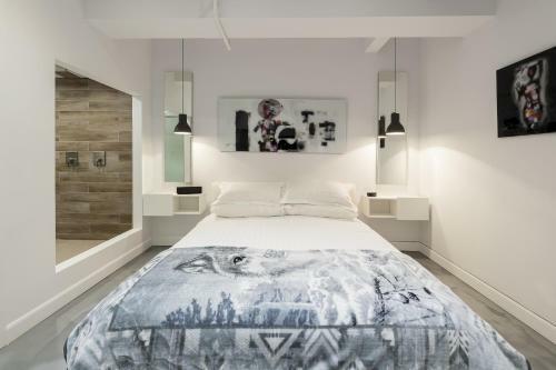 Apartamento 4 Bedroom Bachelor Pad In Downtown Montreal By Simplissimmo