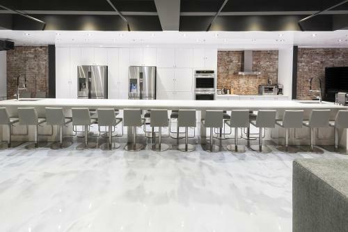 Apartamento 4 Bedroom Bachelor Pad In Downtown Montreal By Simplissimmo
