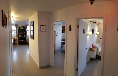 Very Nice, Clean And Quiet Double Room Next To Downtown