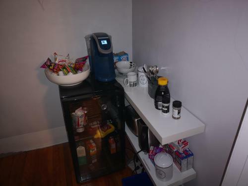 Room With King Bed In 3 Bedroom Downtown