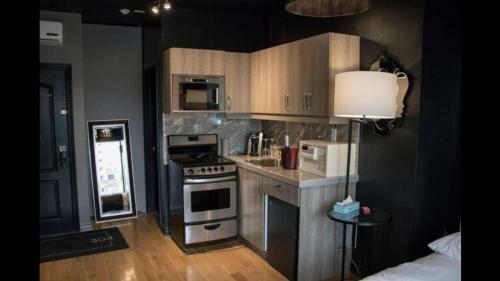 Hostal 304 Terace Studio Drummond Next To Ritz/sofitel Feel Like A Boutic Hotel Design