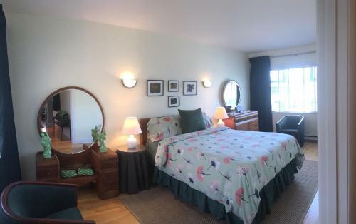 Hostal L'adresse Botanique - 3 Rooms, Up To 6 Guests