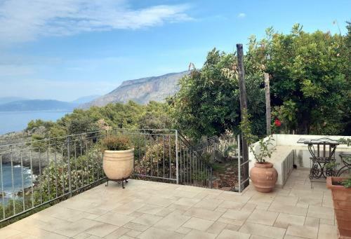 Villa A Picco Sul Mare