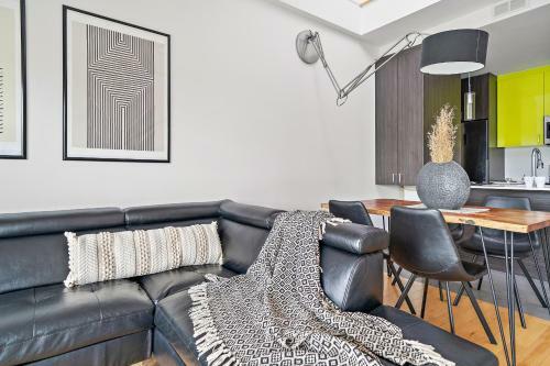 Frontenac Apartments By Restavio