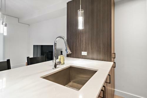 Frontenac Apartments By Restavio