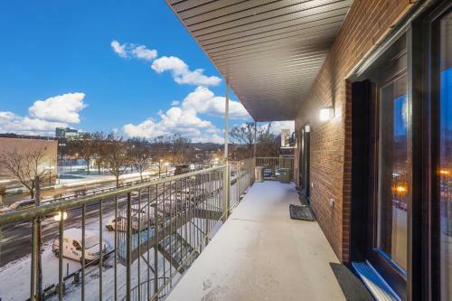Frontenac Apartments By Restavio