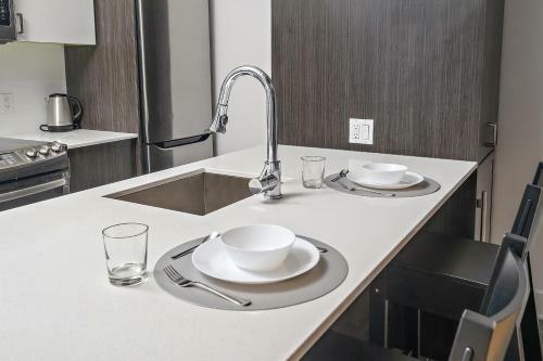 Frontenac Apartments By Restavio