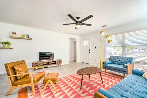 Eclectic North Little Rock House With Fire Pit!