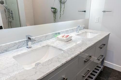 Apartamento Vast And Perfectly Located 3 Bedroom Flat By Denstays