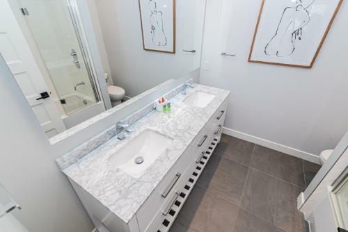 Apartamento Vast And Perfectly Located 3 Bedroom Flat By Denstays
