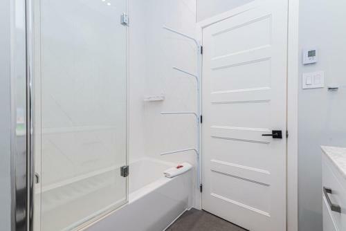 Apartamento Vast And Perfectly Located 3 Bedroom Flat By Denstays