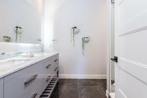 Apartamento Vast And Perfectly Located 3 Bedroom Flat By Denstays