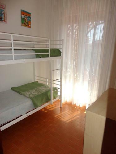 Beautiful Villa With Garden And Pool For 8 People