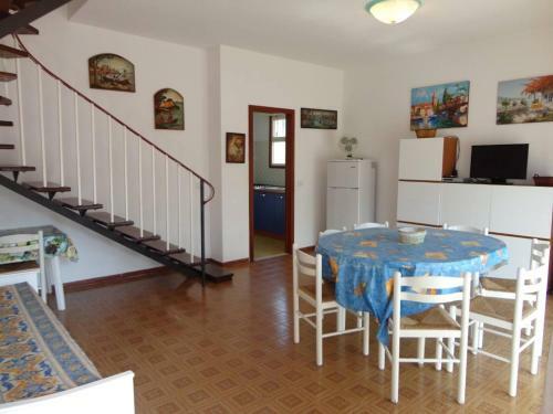 Beautiful Villa For 8 People With Pool