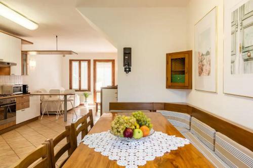 Spacious Villa - Private Garden Near The Sea/beach