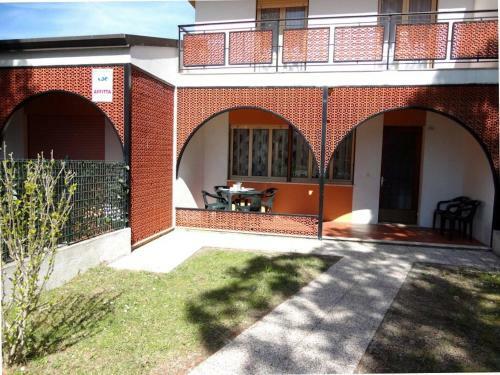 Beautiful House With Garden Near The Beach
